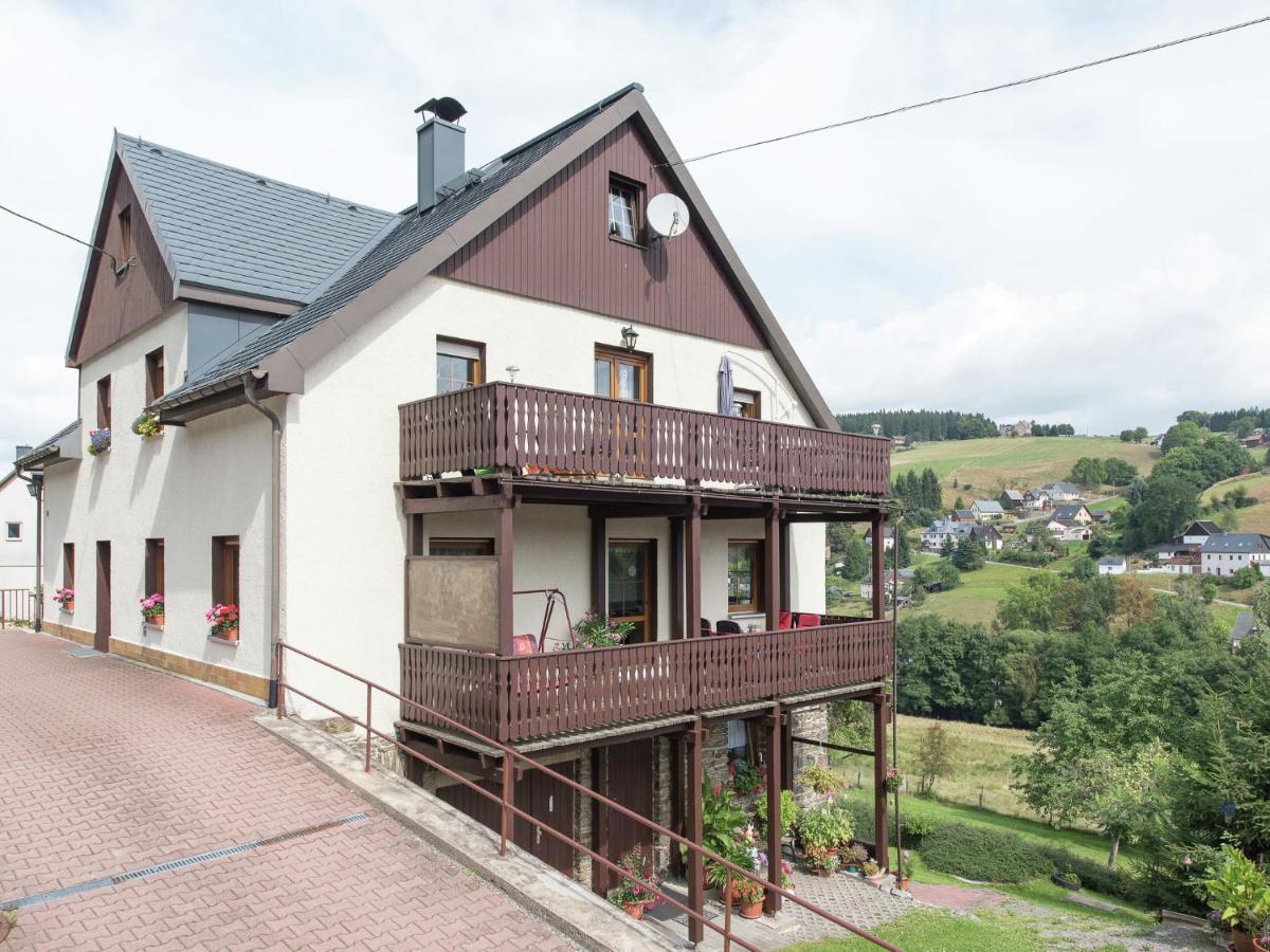 Cozy Apartment In Ore Mountains With Balcony بريتينبرون الغرفة الصورة