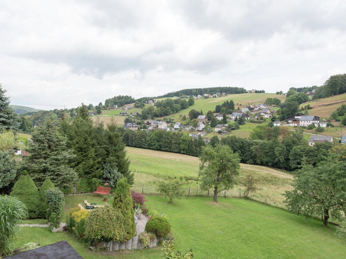Cozy Apartment In Ore Mountains With Balcony بريتينبرون الغرفة الصورة