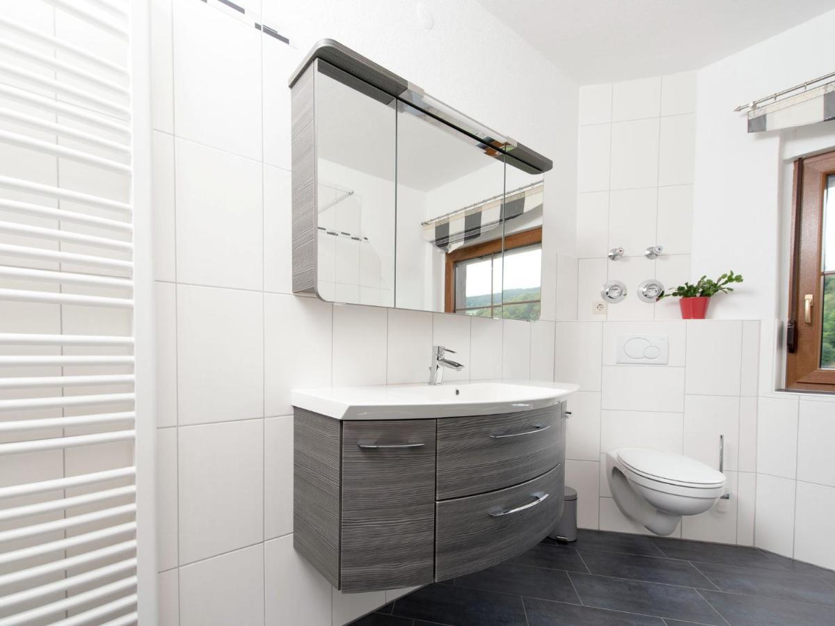 Cozy Apartment In Ore Mountains With Balcony بريتينبرون الغرفة الصورة